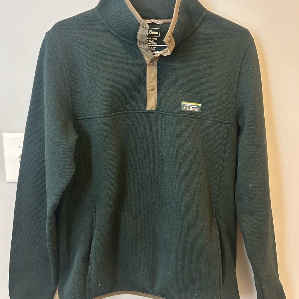 L.L. Bean Dark Green Men's Sweater